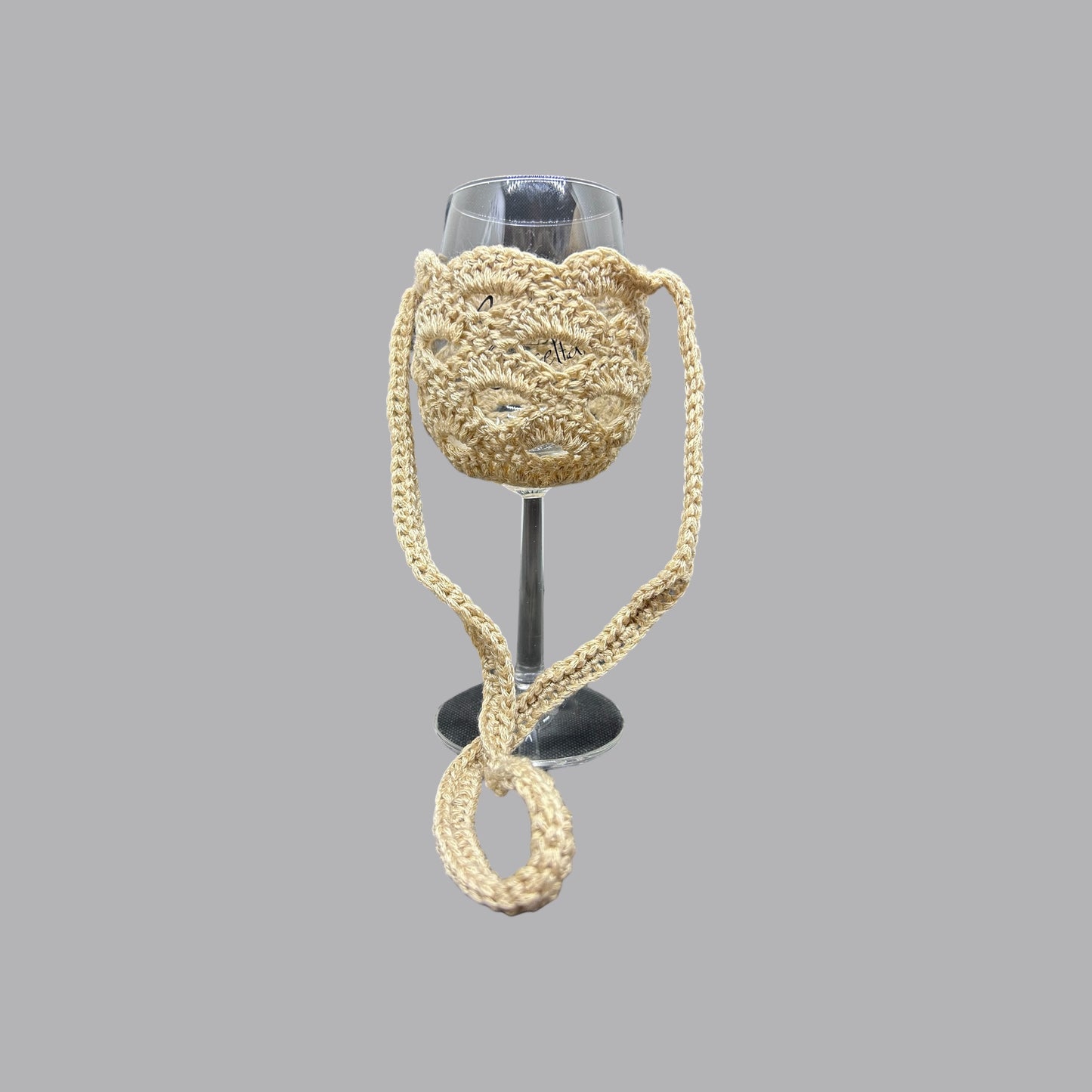 Selbstgehäkelter Weinglashalter: Muschel-Design