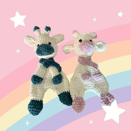 Kuschelgiraffe aus Chenillewolle – ca. 38 cm – in Rosa oder Petrol