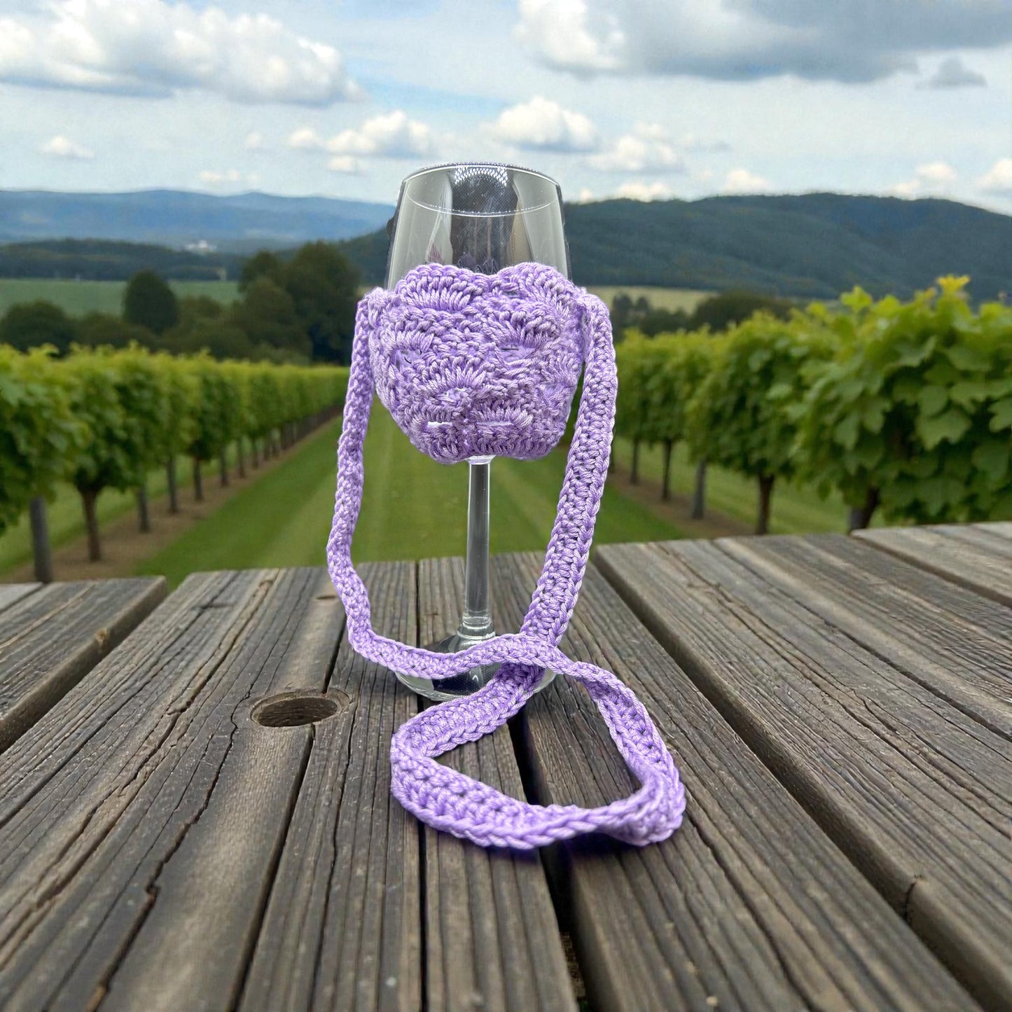 Selbstgehäkelter Weinglashalter: Muschel-Design