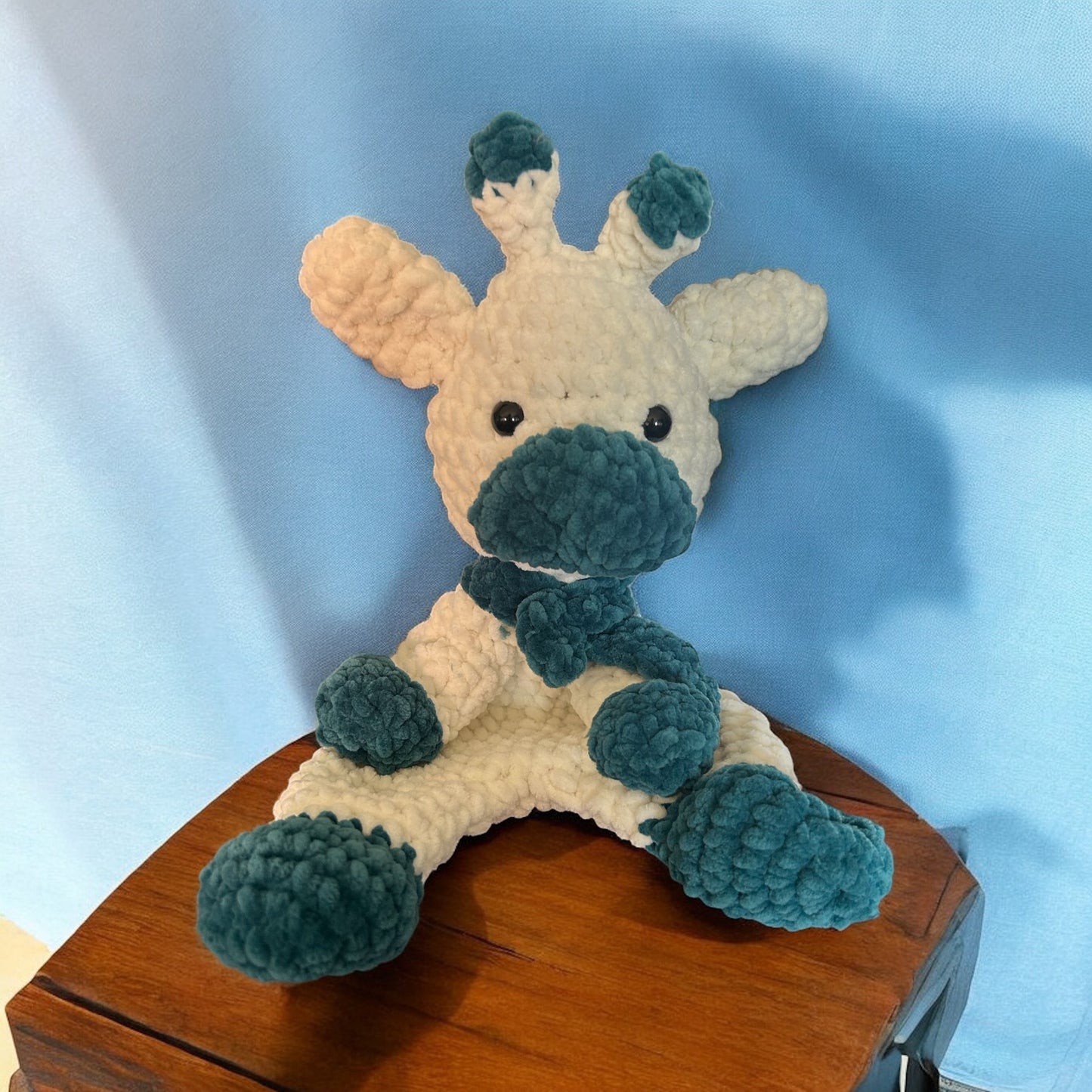 Kuschelgiraffe aus Chenillewolle – ca. 38 cm – in Rosa oder Petrol