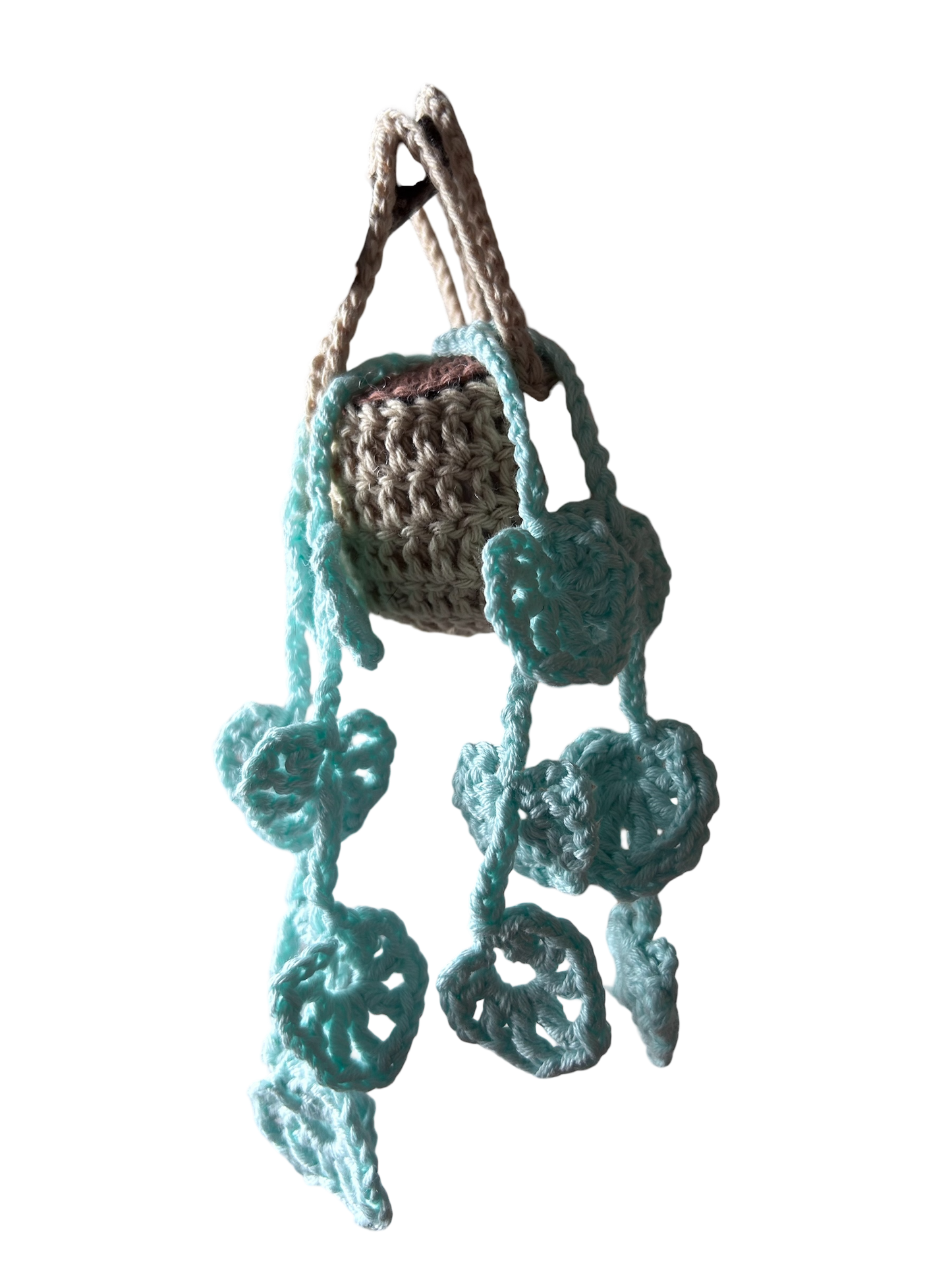 Gehäkelte Mini-Hängepflanze – Dein handgemachter Glücksbringer für unterwegs